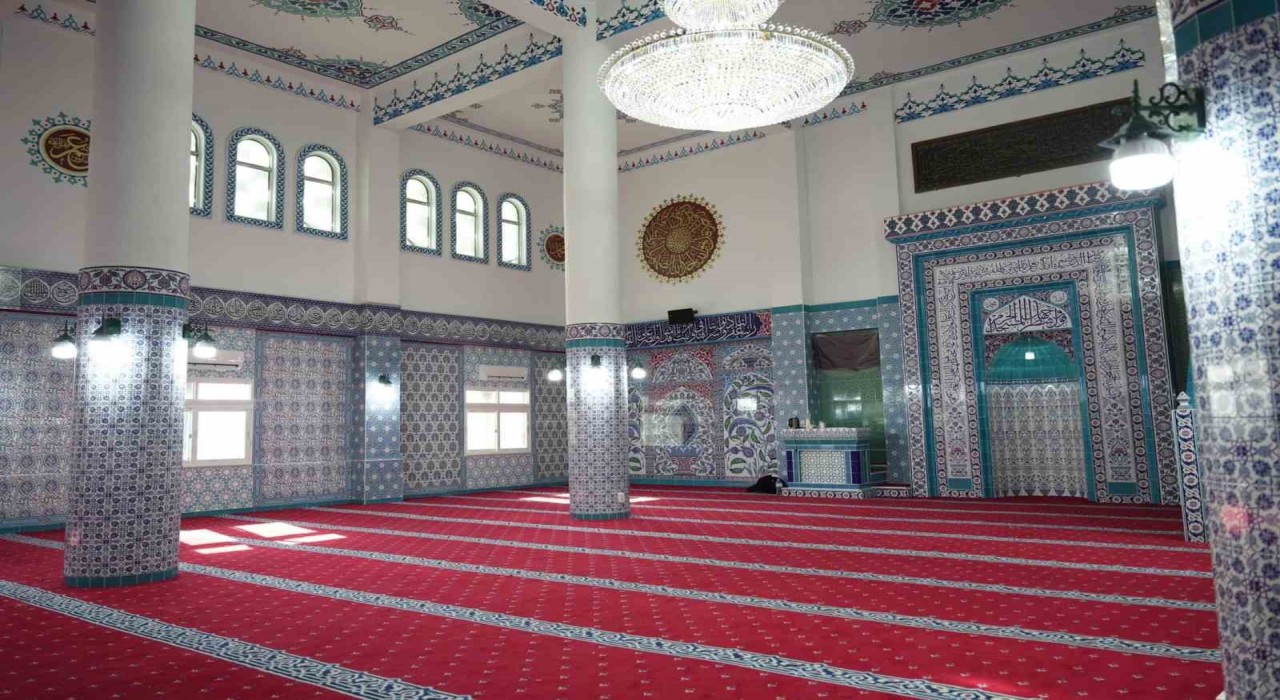 Güney Kore Seul Merkez camisinin halıları Demircide dokundu