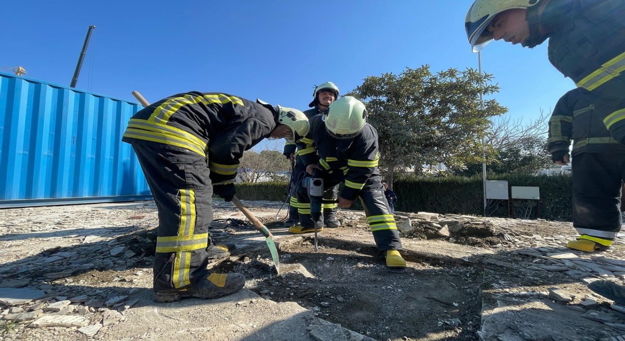 Hatayda itfaiye personeline arama kurtarma eğitimi verildi