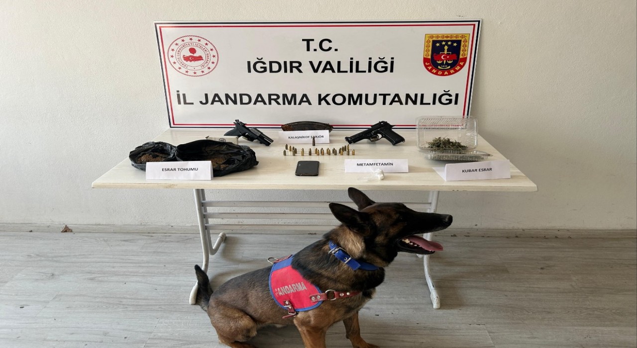 Iğdırda uyuşturucu ve silah kaçakçılığına yönelik operasyon