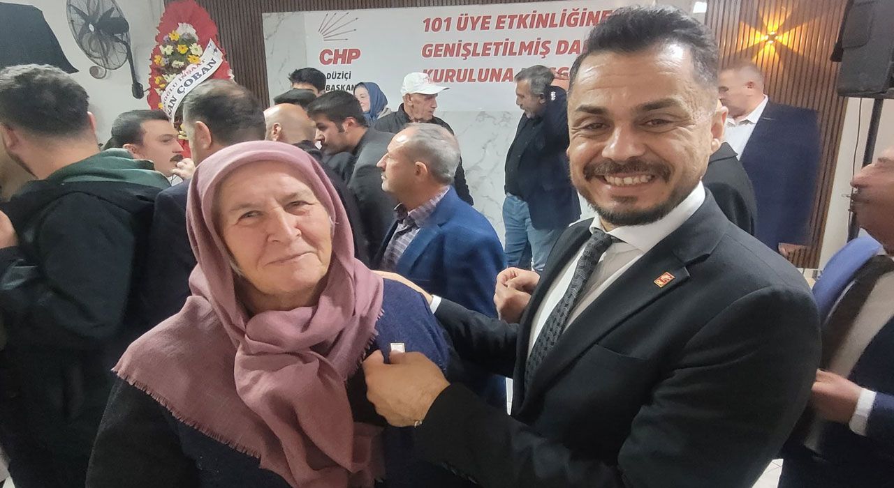 İl Başkanı Yavuzer, Yeni Üyelere Rozet Taktı