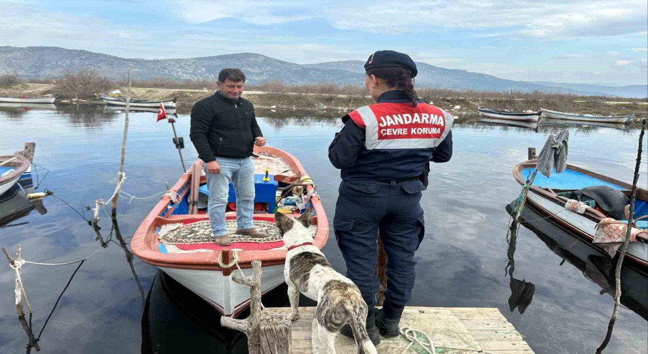 Jandarma ekiplerinden Bafa Gölünde kontrol
