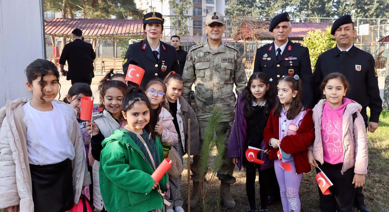 Jandarma'dan Miniklere Unutulmaz Gün