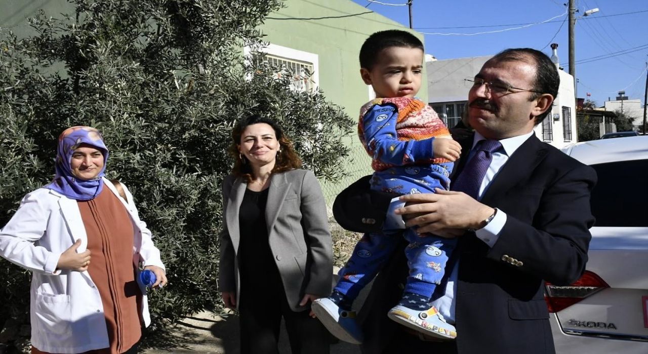 Kadirli Kaymakamı Erdinç Dolu ve Eşinden Hoşgeldin Bebek Ziyareti