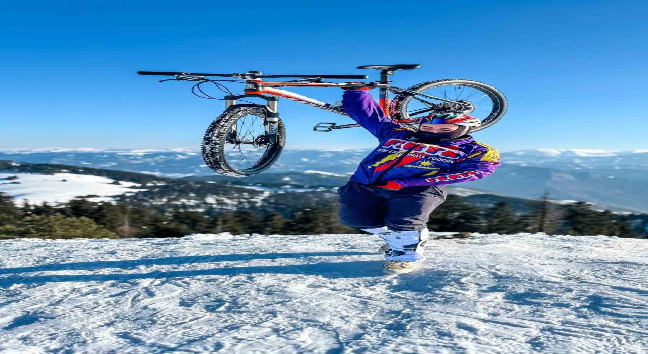 Kar üzerinde pedal çevirdiler