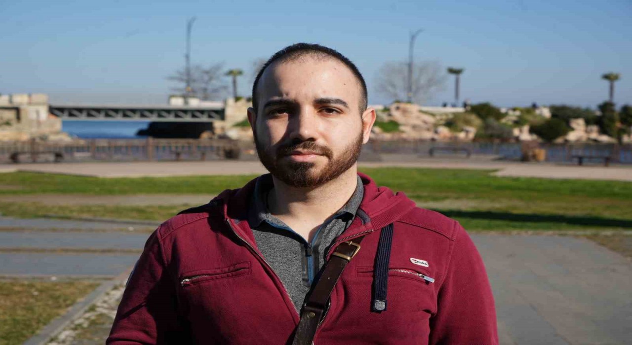 ‘Kargocu kılığındaki şahsa 60 bin TLlik tabletini kaptıran öğrenci yardım bekliyor