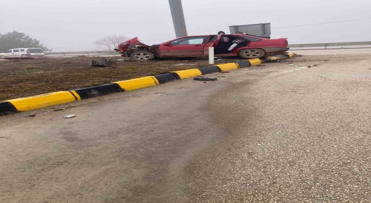 Kastamonuda otomobil çekiciyle çarpıştı: 4 yaralı