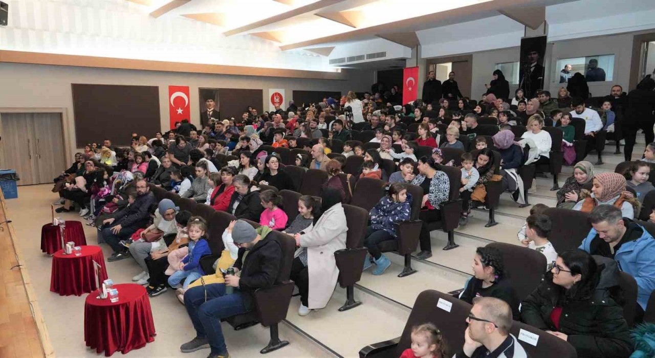 Keçiörende çocuklar için tiyatro zamanı