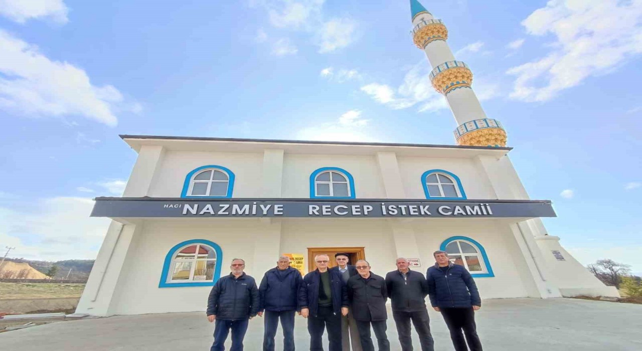 Keşanda hayırseverlerin yaptırdığı cami ibadete açıldı