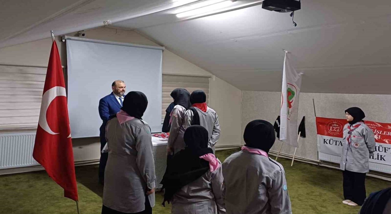 Kütahyada izci öğrencilere yönelik kamp düzenlendi