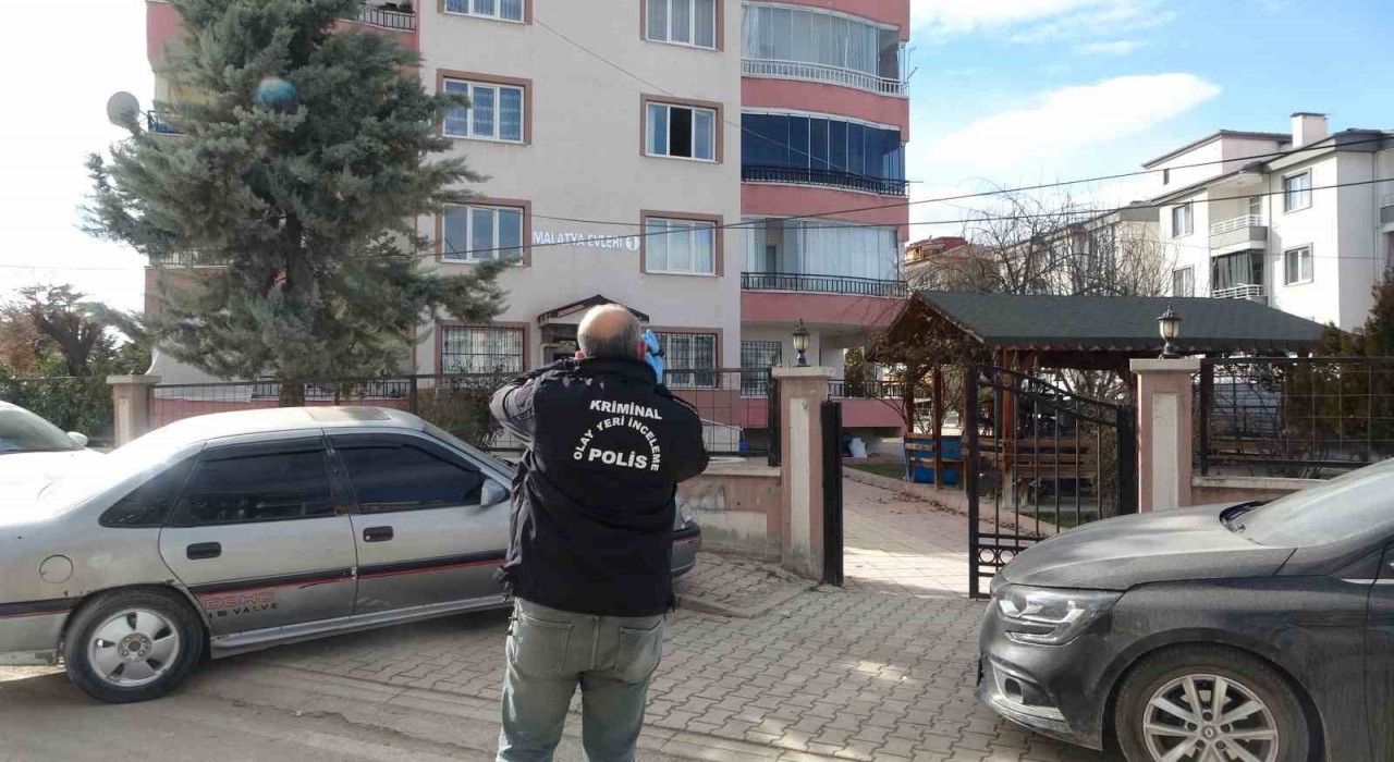 Malatyada evinde kanlar içerisinde bulunan şahıs hastaneye kaldırıldı