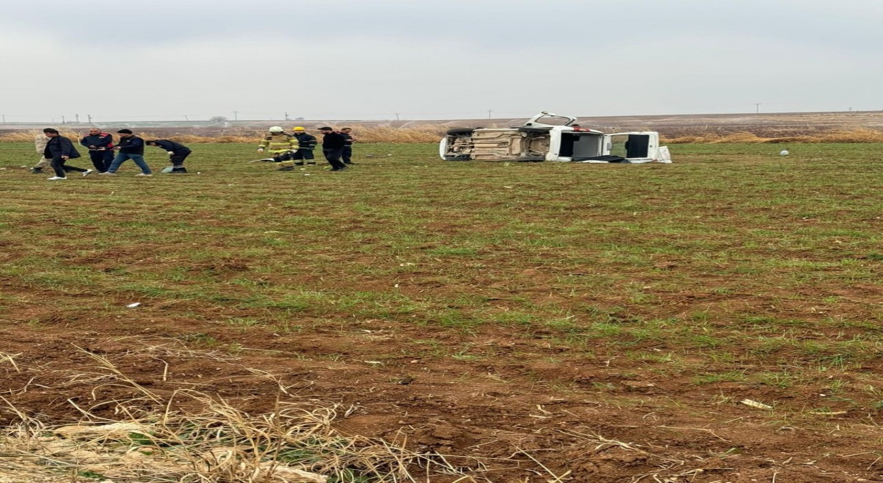 Mardinde kontrolden çıkan hafif ticari araç takla attı: 2 ölü, 4 yaralı