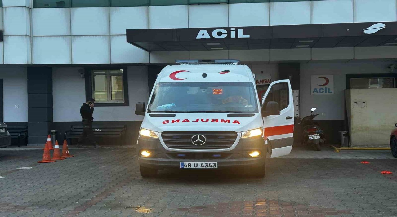 Milasta balkondan düşen 2 yaşındaki bebek yaralandı