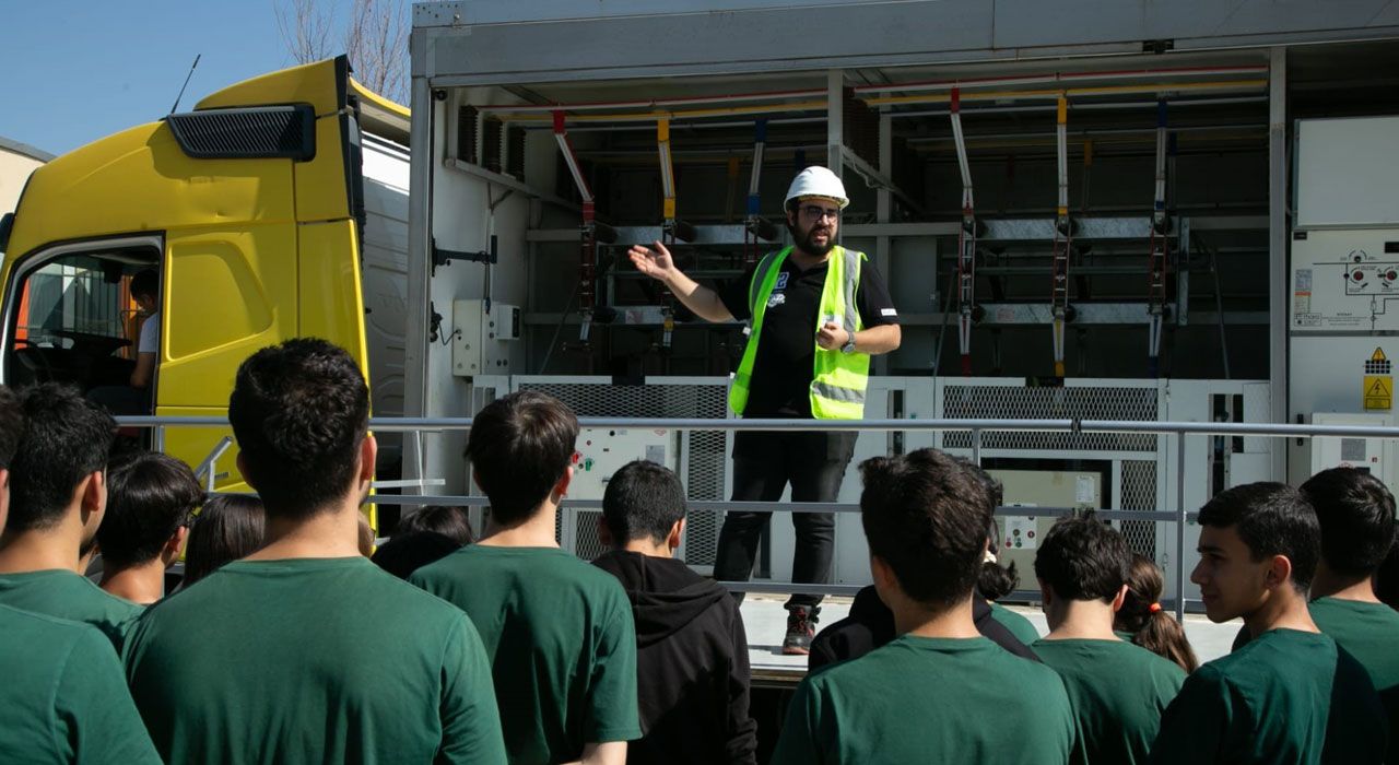 Mobil Eğitim Tırı, Deprem Bölgesini Ziyaret Edecek