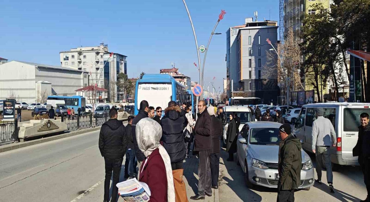 Muşta üniversite öğrencileri final sınavlarına giremedi