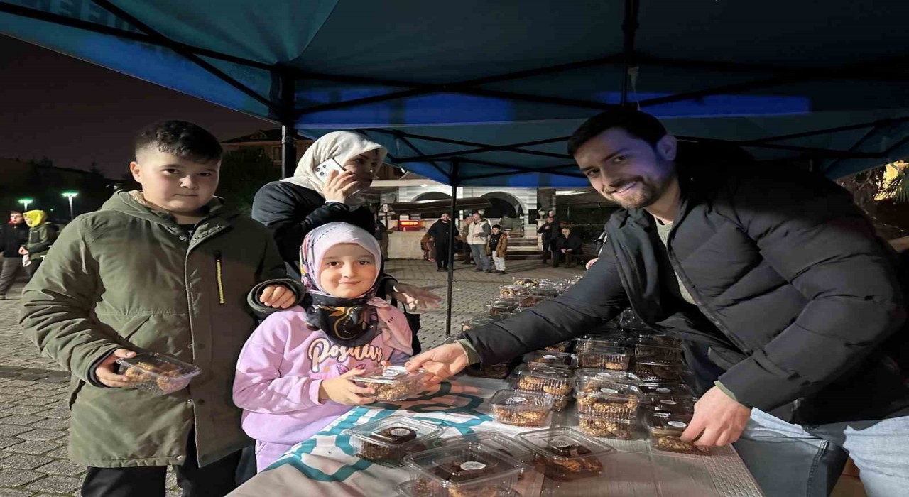 Nilüfer Belediyesinden kandil simidi ikramı