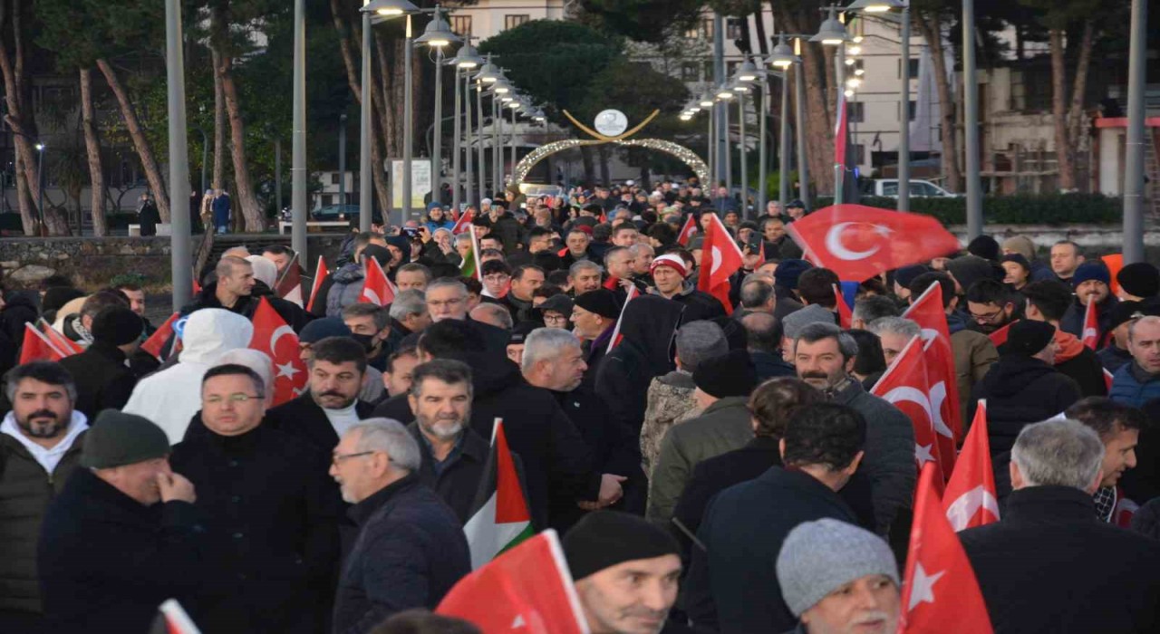 Orduda vatandaşlar yeni yılın ilk sabahında Gazze için toplandı