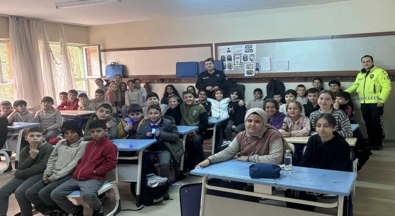 Ortaokul öğrencilerine trafik bilinci eğitimi