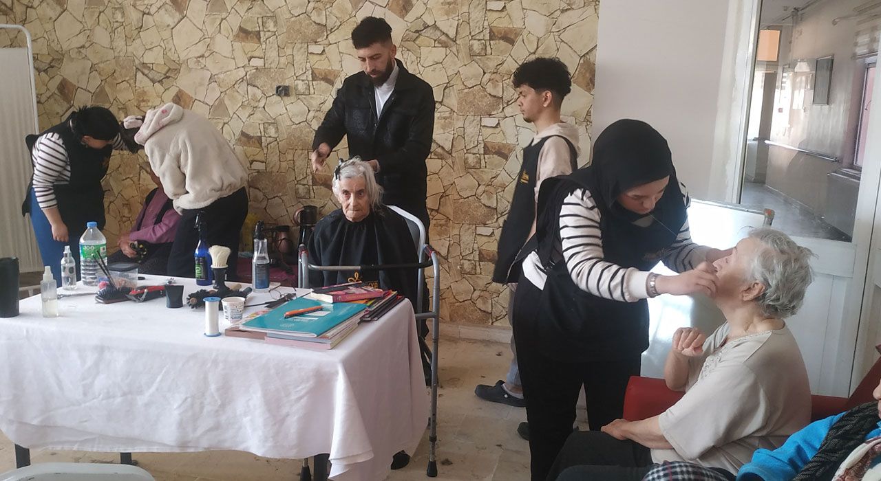 Osmaniye Huzurevi sakinlerine kuaför desteği