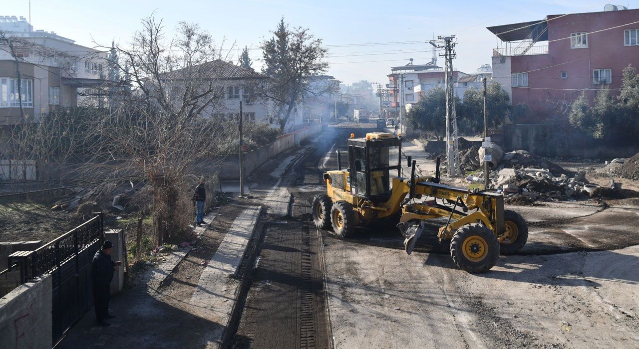 Osmaniye’de Asfalt ve Kaldırım Çalışmaları Sürüyor