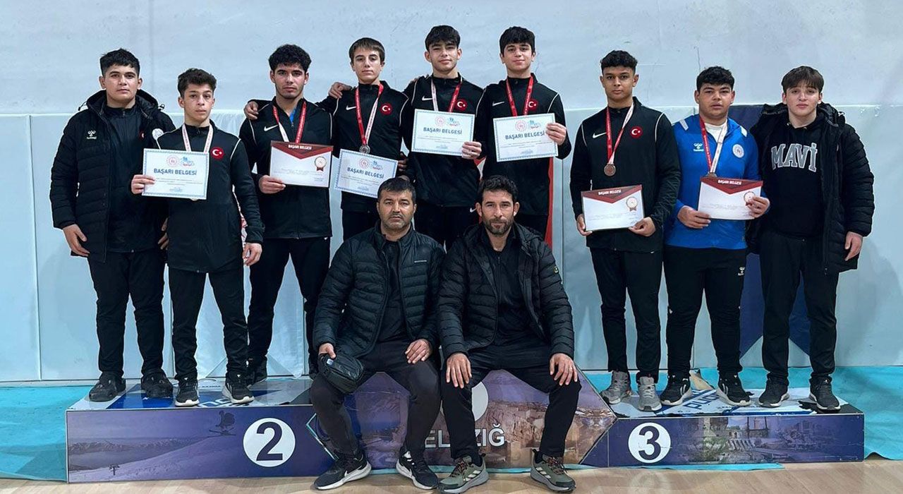 Osmaniyeli Güreşçilerden Büyük Başarı