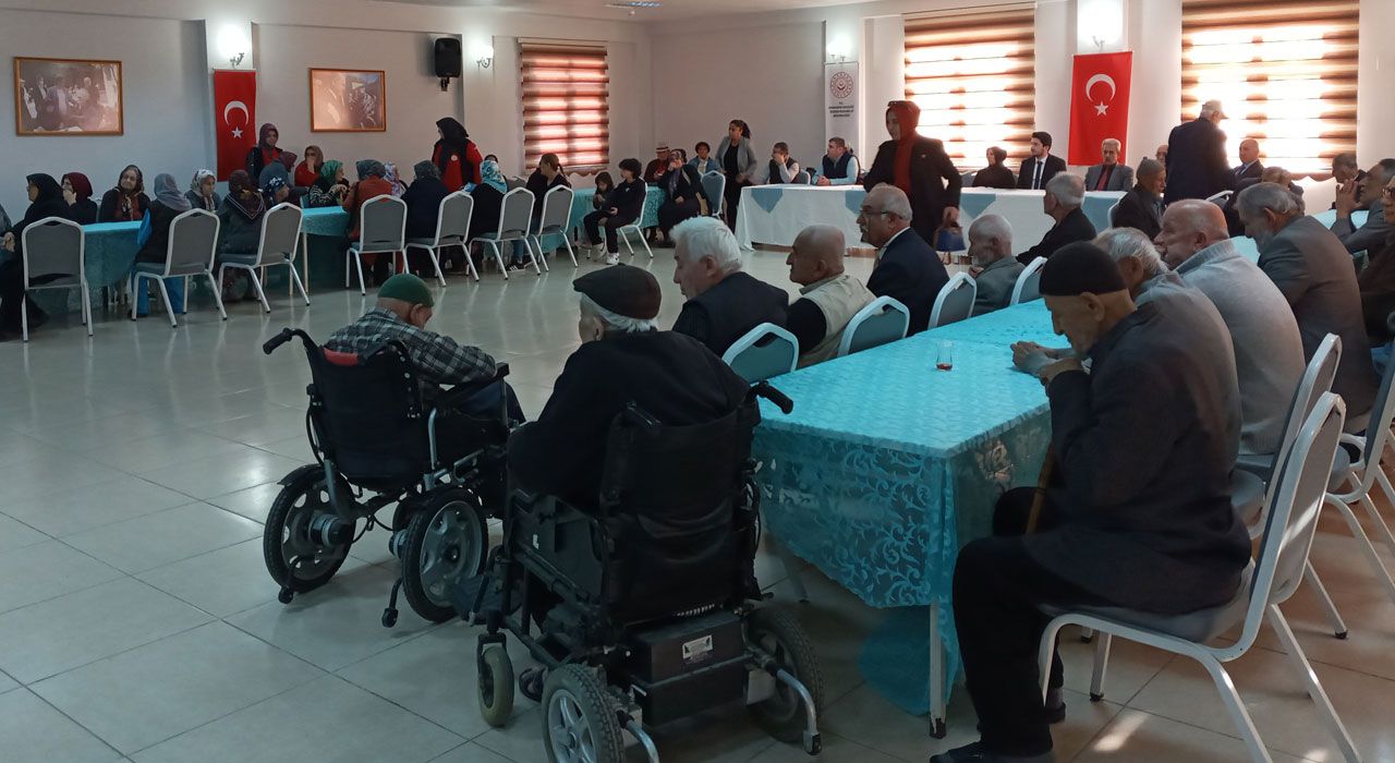 OŞYAD Huzurevi sakinlerine moral programı düzenledi