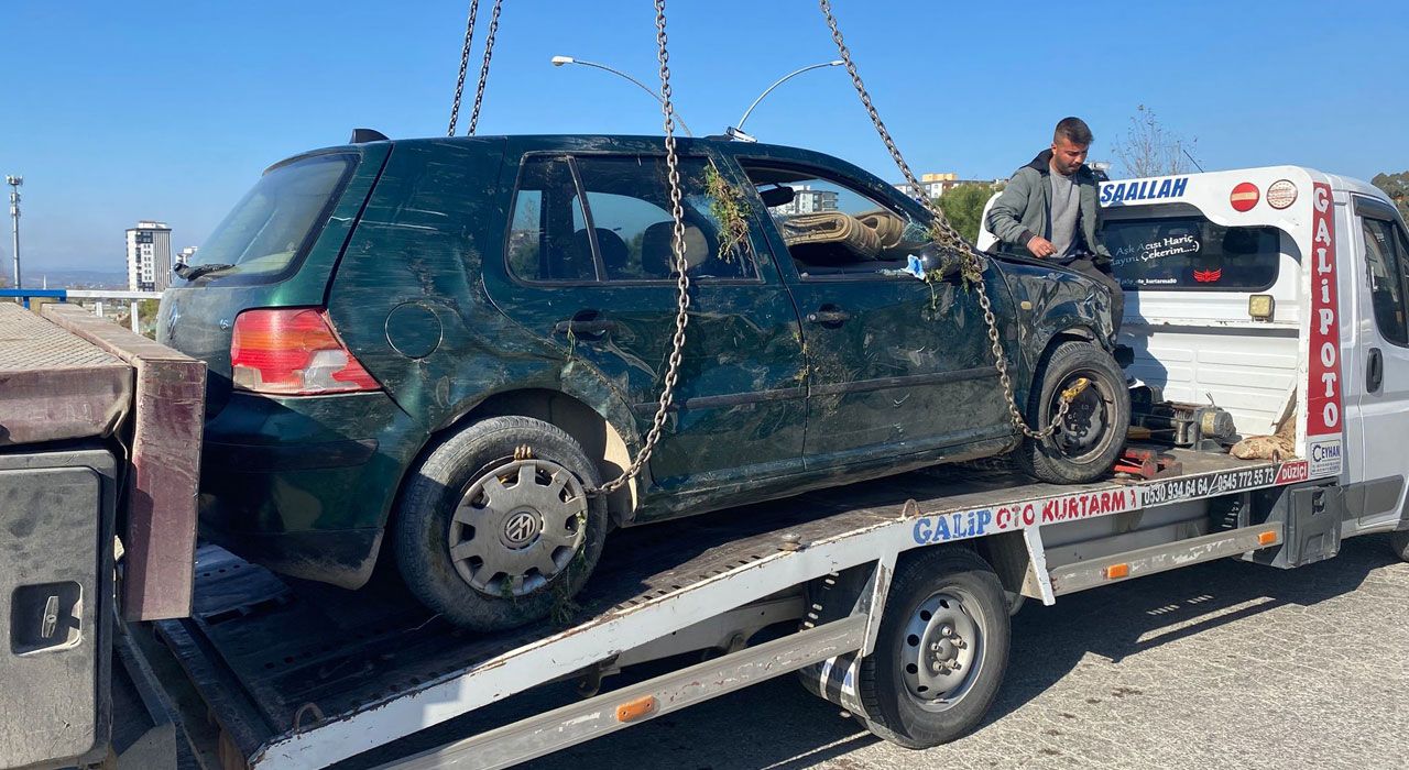 Otomobil Köprüden Dereye Uçtu: 2 Yaralı