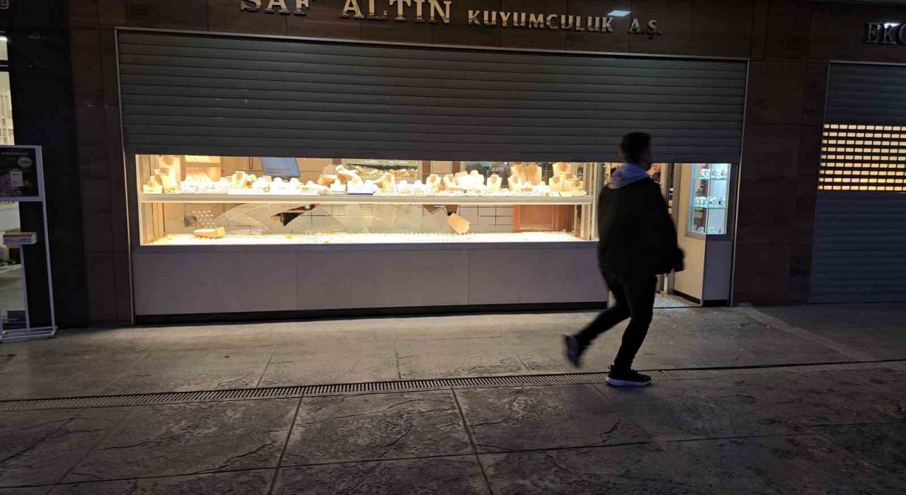 Safranboludaki kuyumcu soygununda çalınan altınlar ele geçirildi, zanlılar her yerde aranıyor