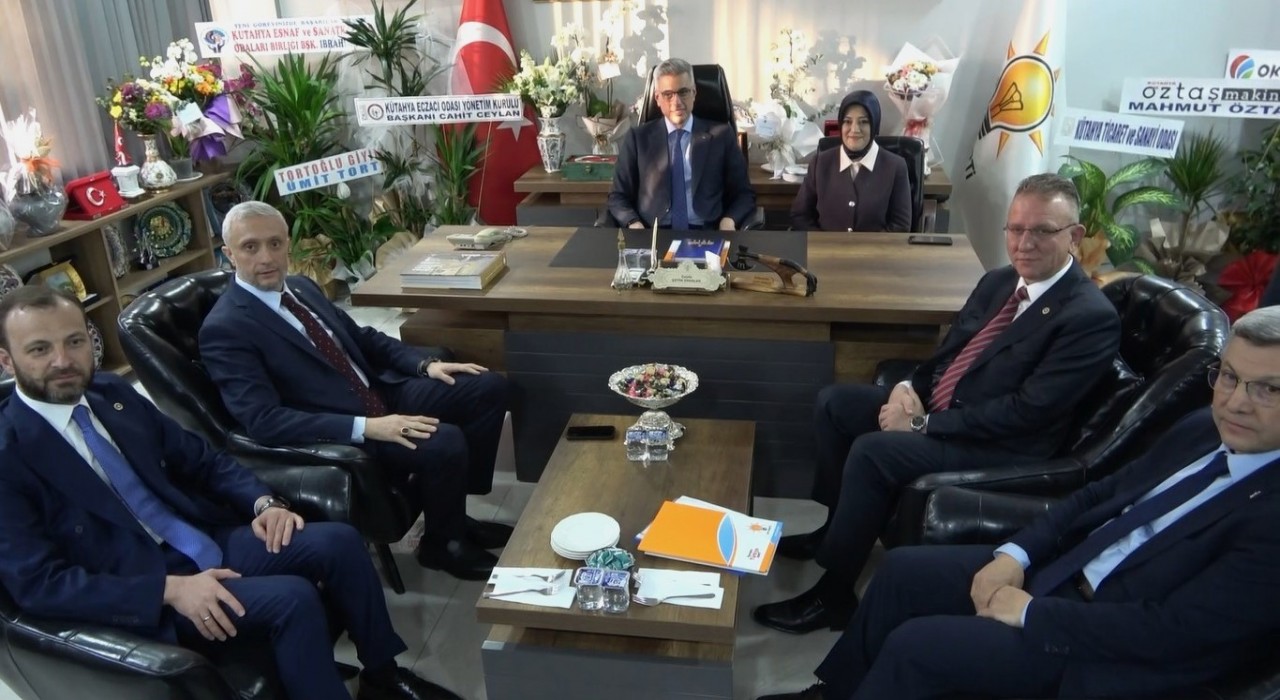 Sağlık Bakanı Memişoğlundan AK Parti Kütahya İl Başkanlığına ziyaret