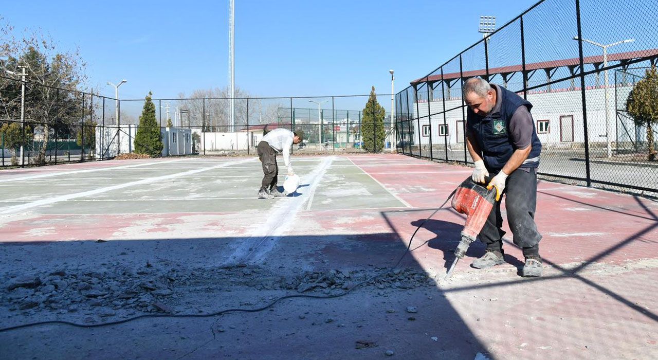 Samet Aybaba Spor Tesisleri Yenileniyor