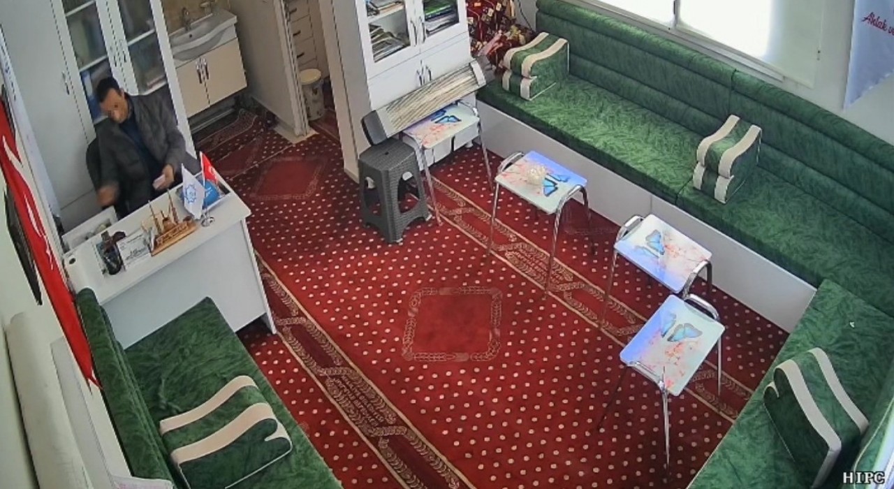 Şanlıurfada camide hırsızlık anı kamerada