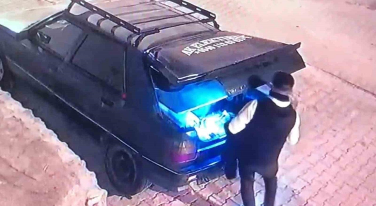 Şanlıurfada park halindeki otomobilden hırsızlık