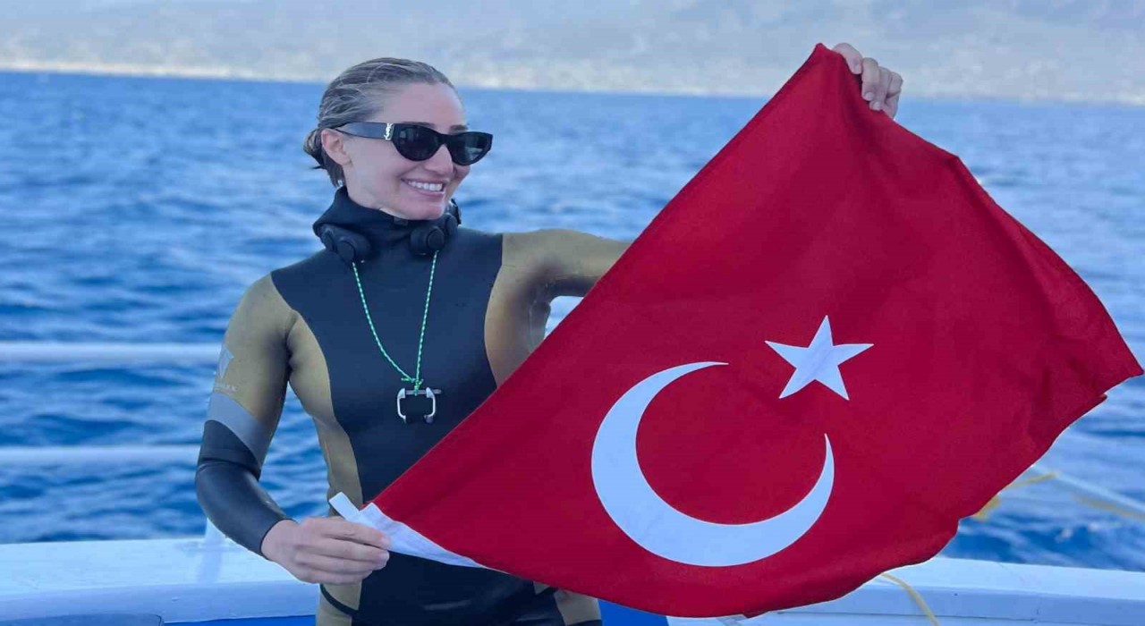 Serbest Dalış Dünya Rekortmeni Şahika Ercümen, dünya listesinde