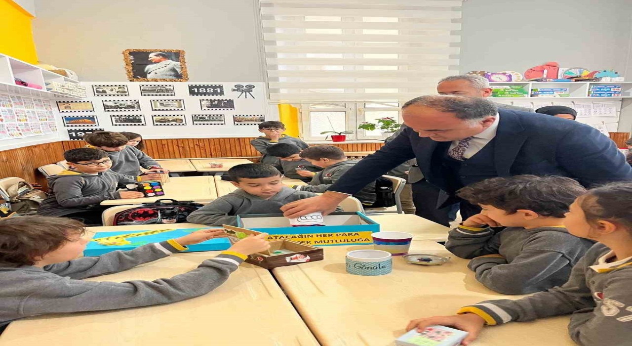 Sinop İstiklal İlkokulunda “Gönülden Gönüle Kumbarası” projesi