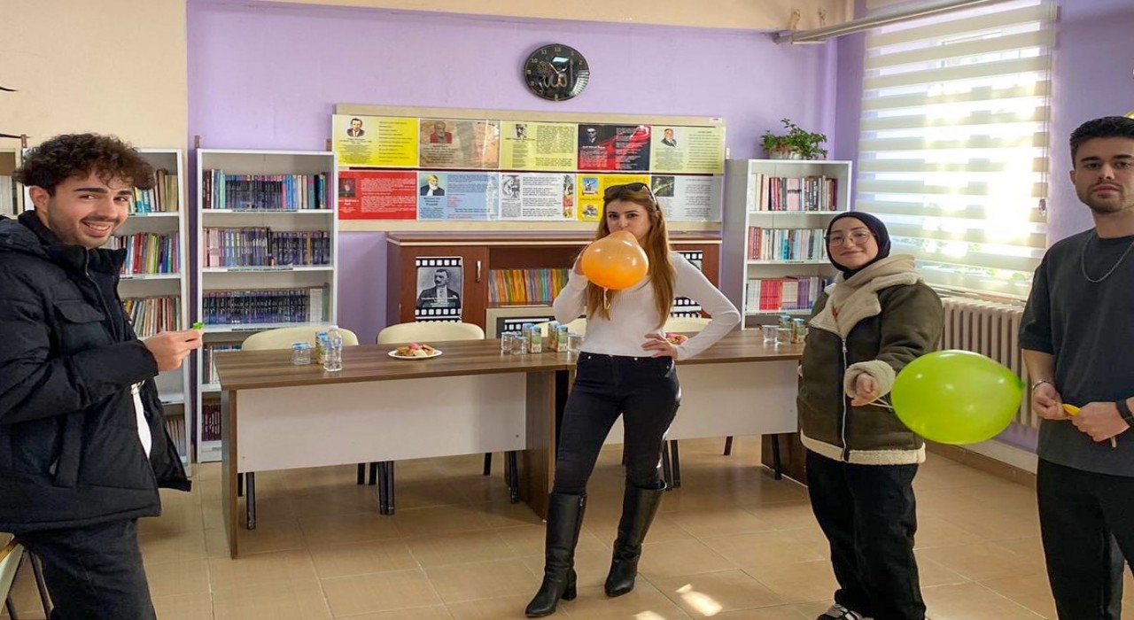 SUBÜ öğrencileri Geyvede kütüphane açtı