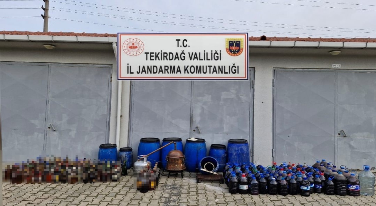 Tekirdağda 1 ton 375 litre kaçak içki ele geçirildi