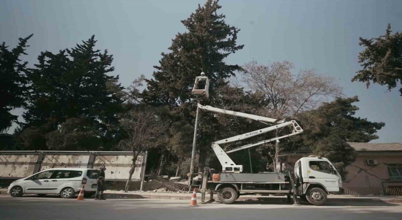 Toroslar EDAŞtan deprem bölgesine bakım onarım ve enerji çalışmaları