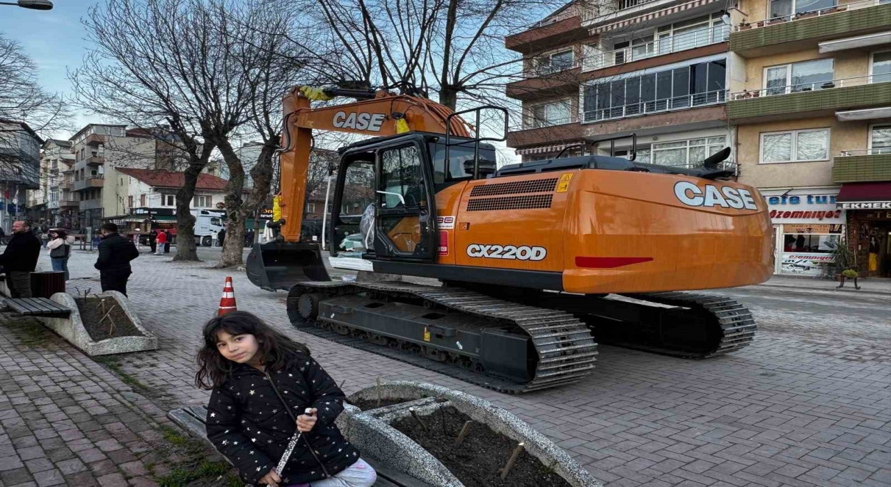 Türkiye Belediyeler Birliğinden Amasraya iş makinesi desteği