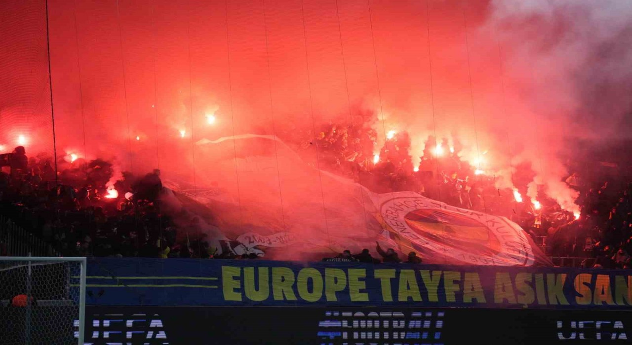 UEFA Avrupa Ligi: Midtjylland: 1- Fenerbahçe: 1 (İlk yarı)