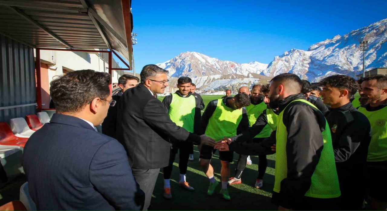 Vali Ali Çelikten Zapspora moral desteği