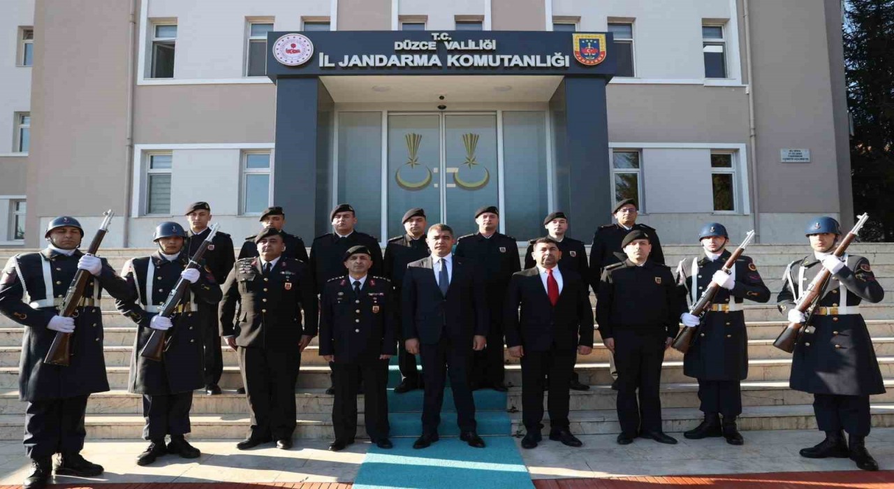 Vali Aslan jandarmadan brifing aldı