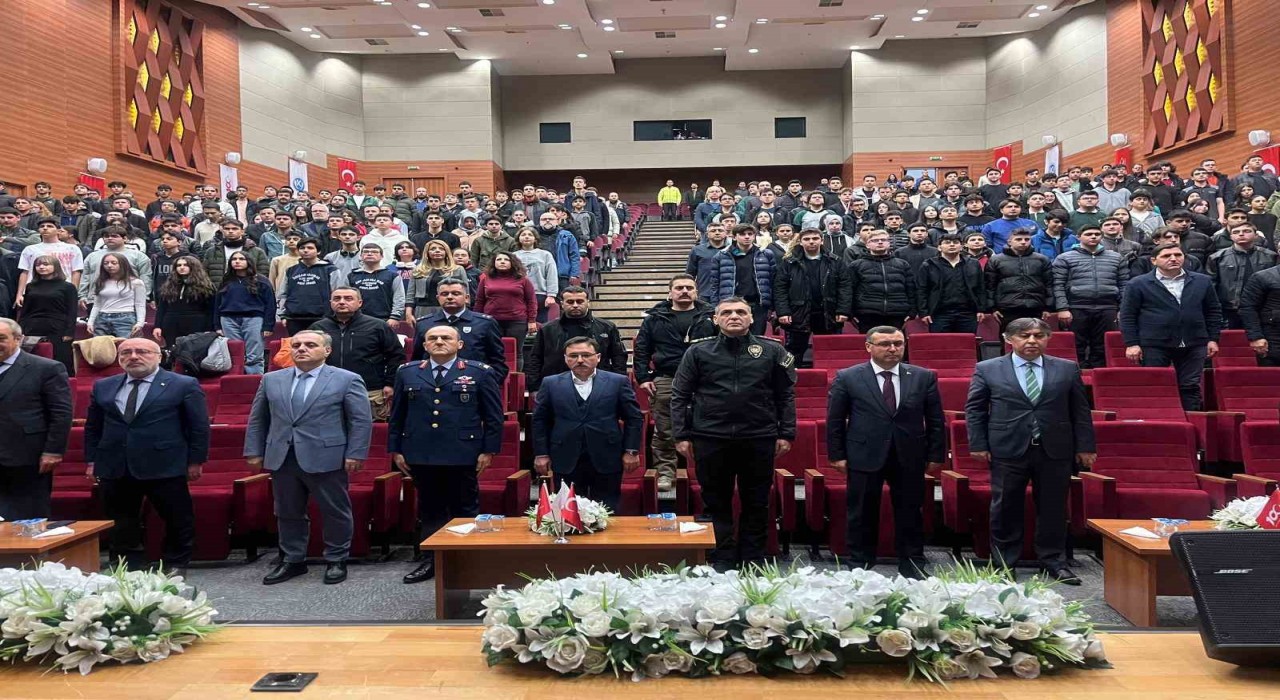 Vali Çiçek: “Gençlerimiz siberde inşallah bizim gözümüz ve kulağımız olur”