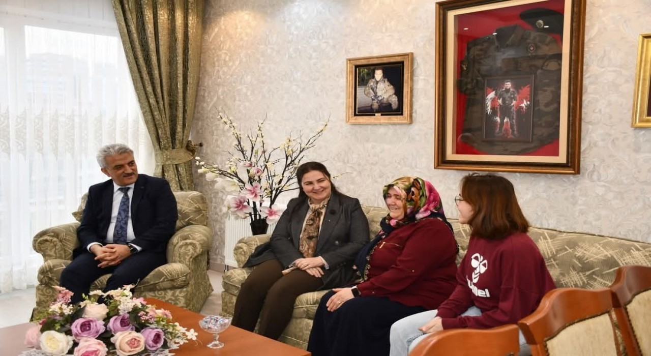 Vali Makastan şehit ailelerine ziyaret