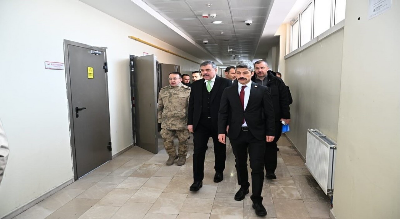 Vali Mustafa Çiftçi, Geri Gönderme Merkezinde incelemelerde bulundu