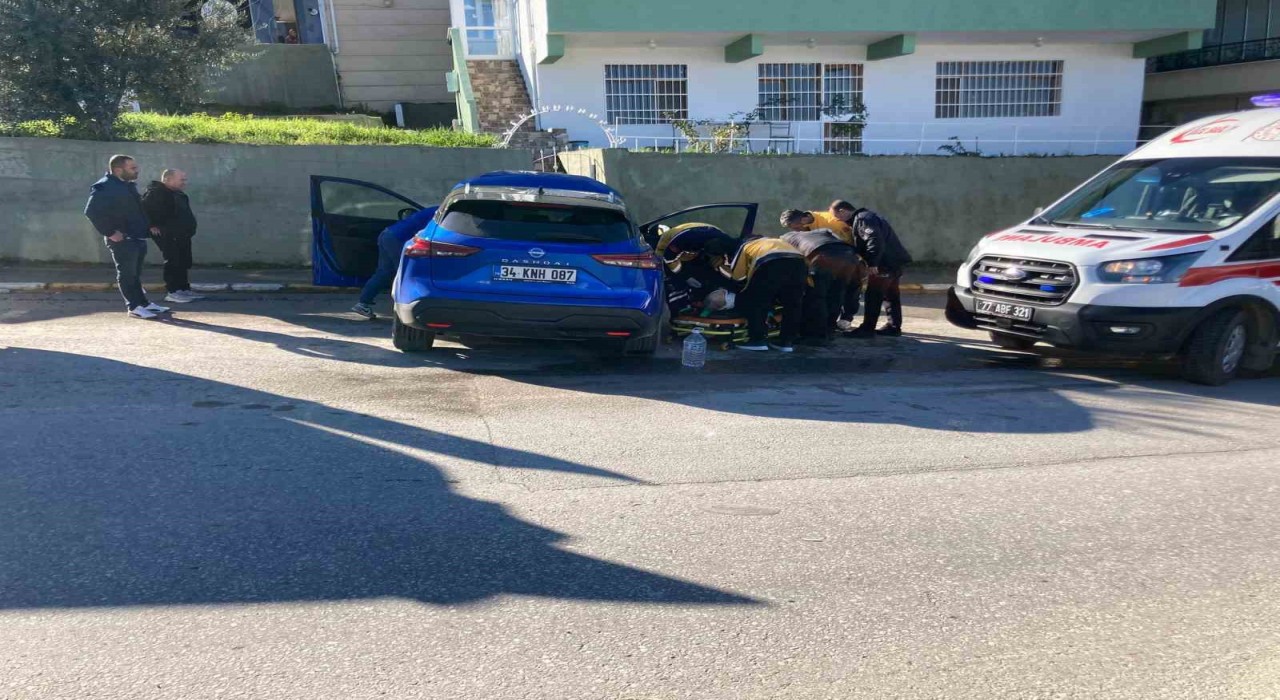 Yalovada sürücüsü kalp krizi geçiren cip duvara çarptı: 1 ölü, 1 yaralı