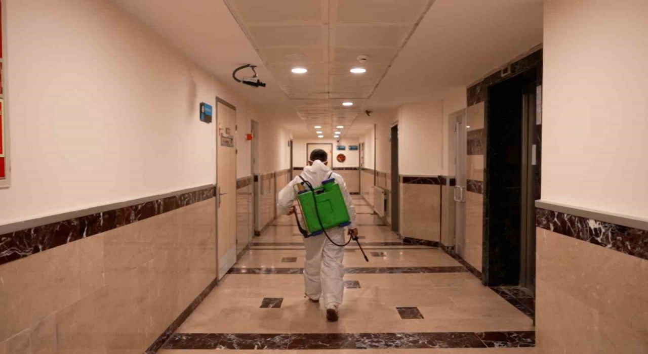 Yarıyıl tatilinde Maltepedeki okullar ilaçlandı