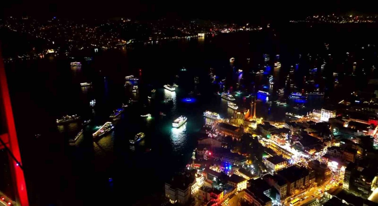 Yeni yıl havai fişeklerle karşılandı