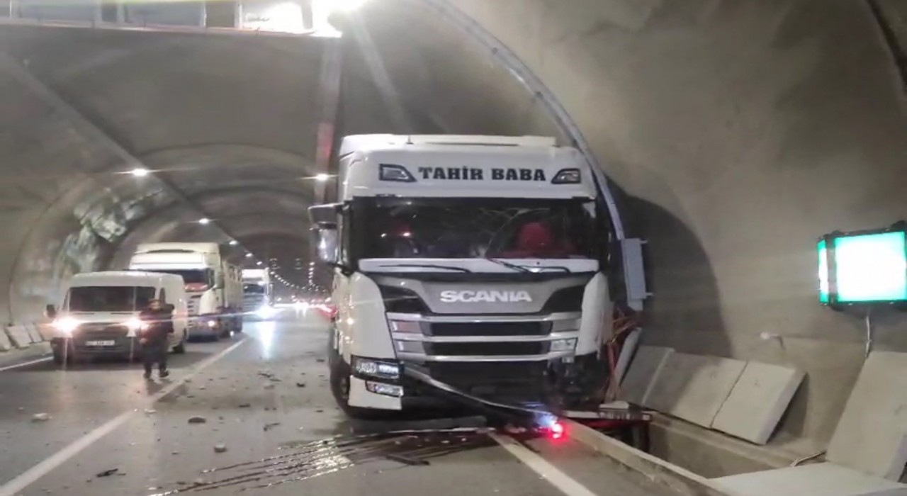Yeniköprü Tünelinde kaza: 1 yaralı