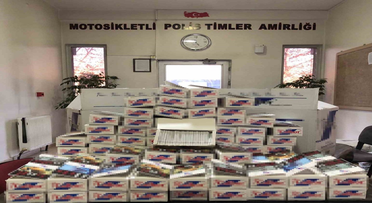 Yunus Timlerinin durdurduğu şüpheli araçtan binlerce kaçak sigara çıktı