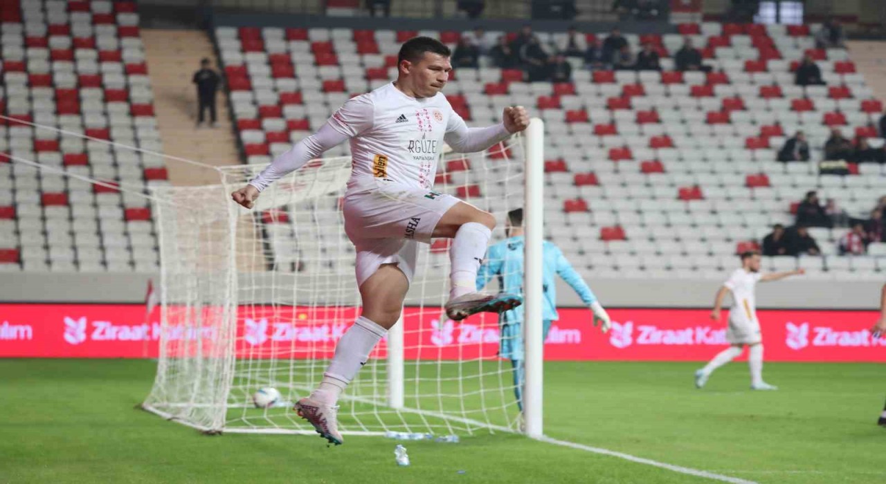 Ziraat Türkiye Kupası: Antalyaspor: 2 - Kocaelispor: 0 (İlk yarı)