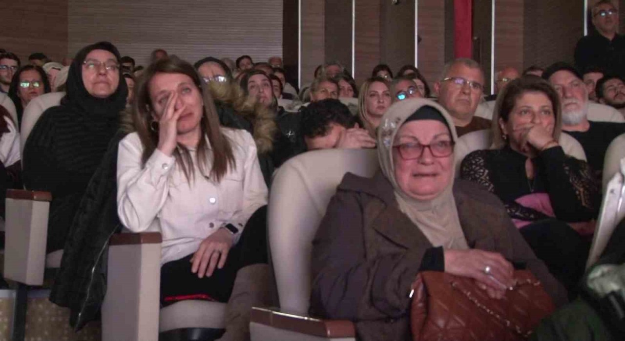 04.17 Belgesel Film galasında duygu dolu anlar yaşandı